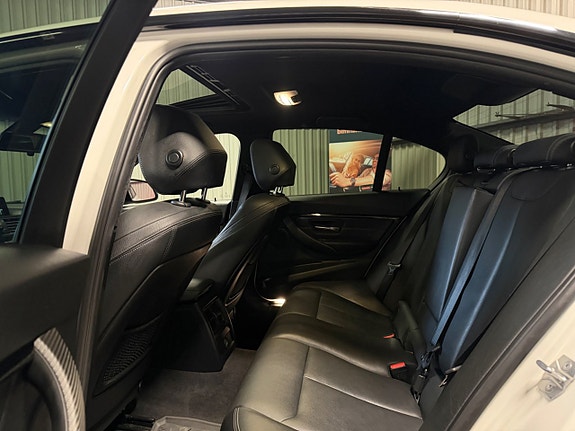 BMW 320d 13 of 18