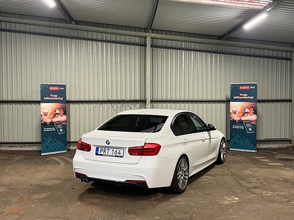 BMW 320d 5 of 18