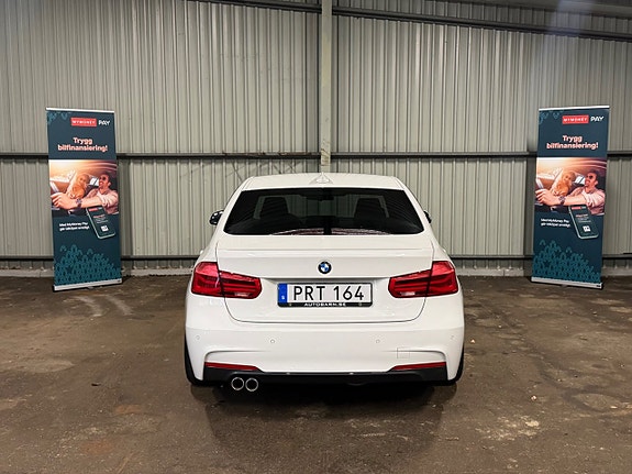BMW 320d 10 of 18