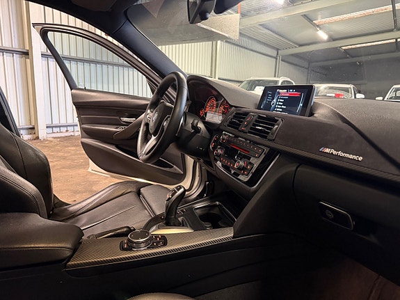 BMW 320d 15 of 18
