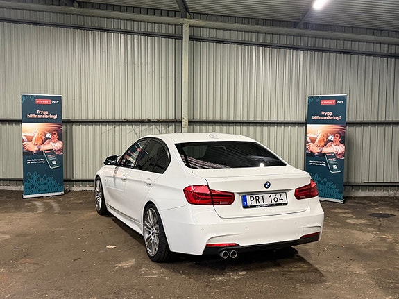 BMW 320d 8 of 18