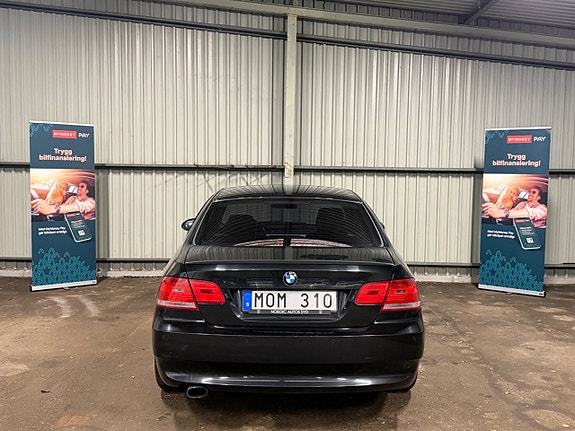 BMW 320d 3 of 14