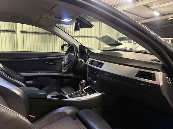 BMW 320d 12 of 14