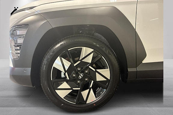 Hyundai Kona 2 of 15
