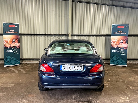 Jaguar X-TYPE 9 of 16