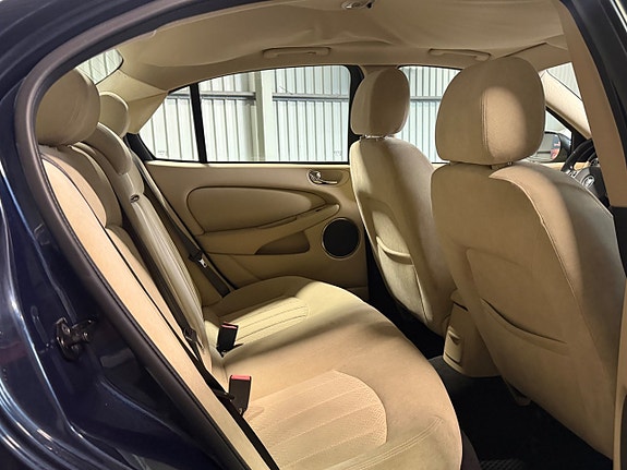 Jaguar X-TYPE 11 of 16