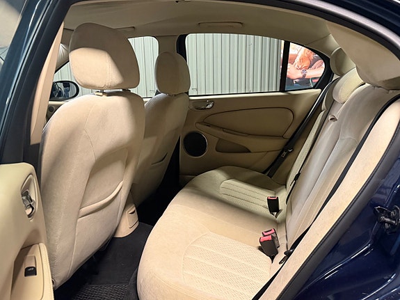 Jaguar X-TYPE 14 of 16
