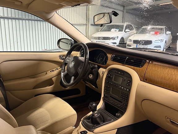 Jaguar X-TYPE 12 of 16