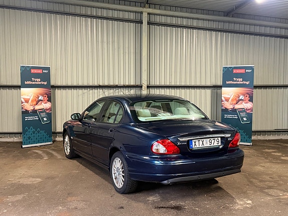 Jaguar X-TYPE 7 of 16