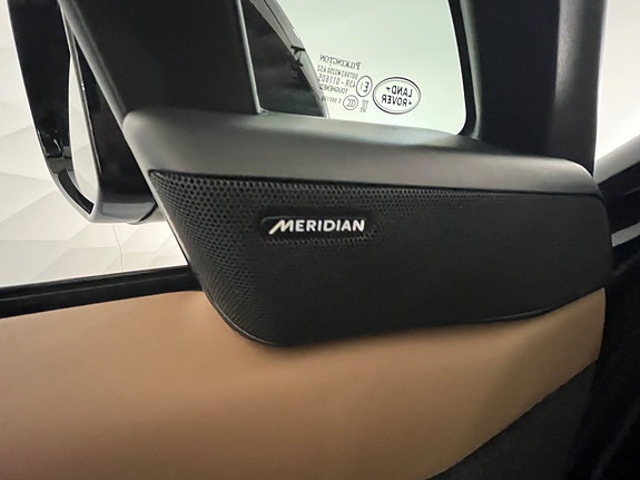 Land Rover Range Rover Sport 8 of 13