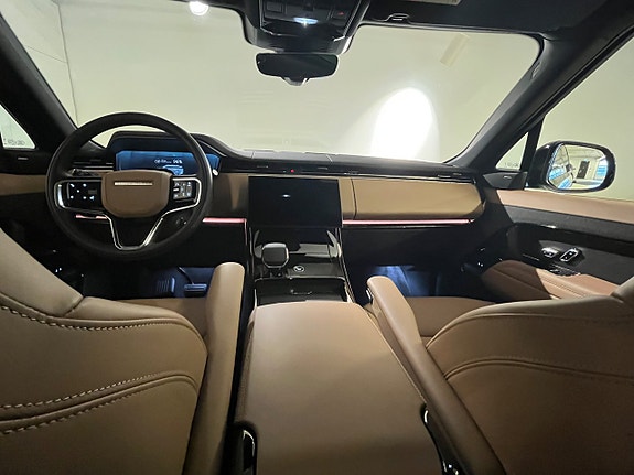 Land Rover Range Rover Sport 6 of 13