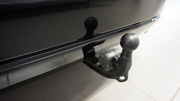 BMW 330e 7 of 28