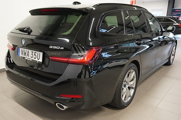 BMW 330e 4 of 28