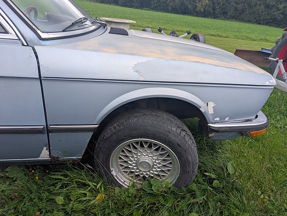 BMW 525 5 of 6