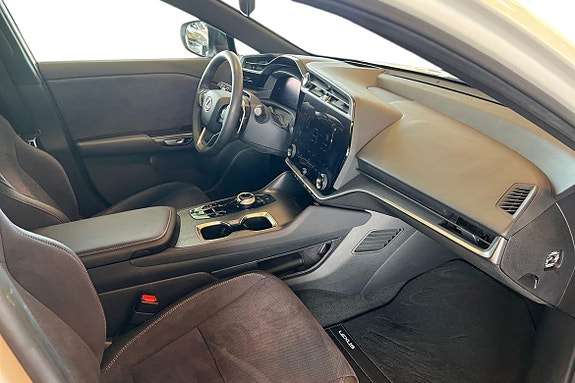 Lexus RZ450e 6 of 27