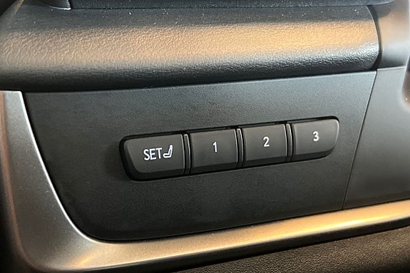 Lexus RZ450e 23 of 27