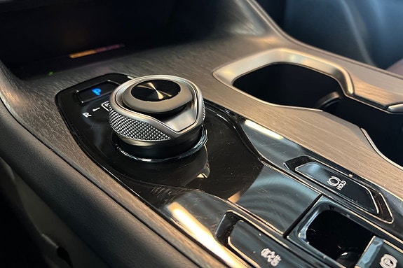 Lexus RZ450e 22 of 27