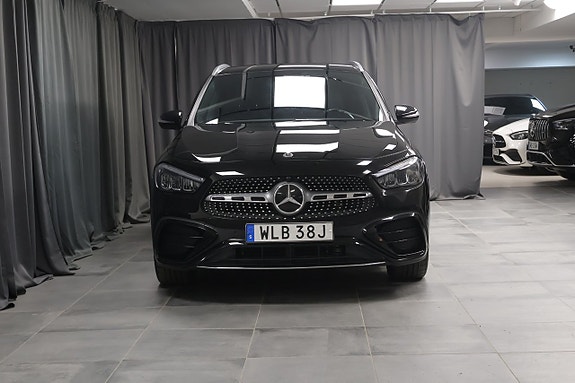 Mercedes-Benz GLA 200 4 of 18