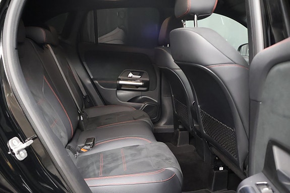 Mercedes-Benz GLA 200 11 of 18