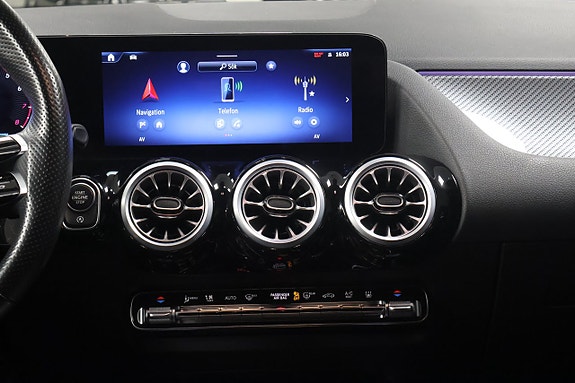 Mercedes-Benz GLA 200 17 of 18