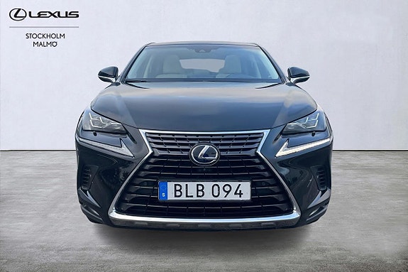 Lexus NX300h 5 of 28