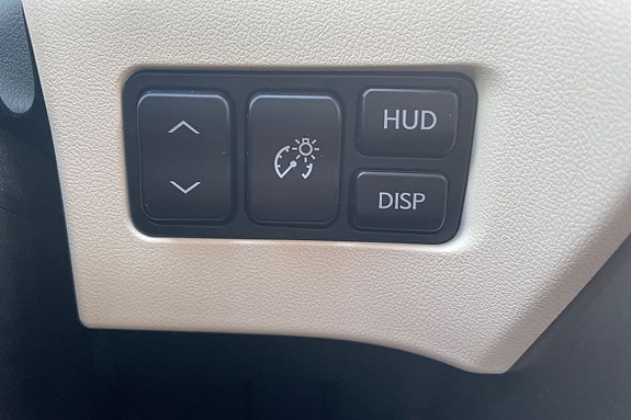 Lexus NX300h 22 of 28