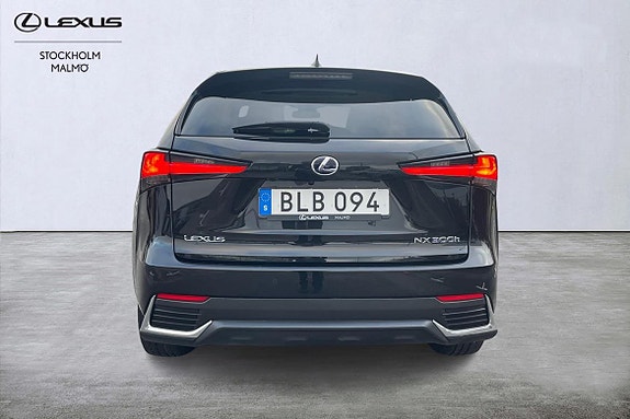 Lexus NX300h 4 of 28