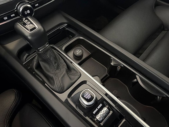 Volvo XC60 15 of 18