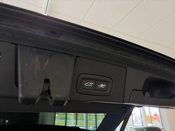 Volvo XC60 16 of 18