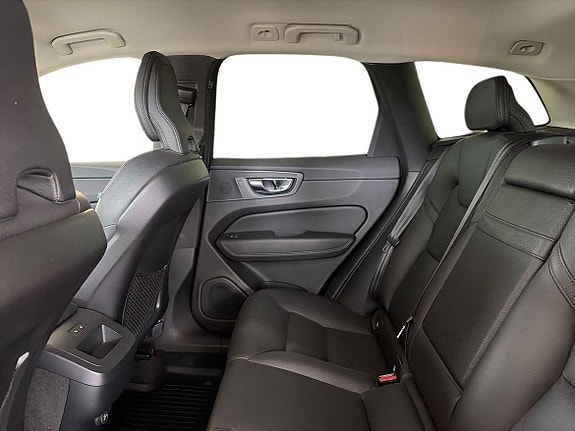 Volvo XC60 11 of 18