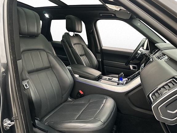 Land Rover Range Rover Sport 18 of 30