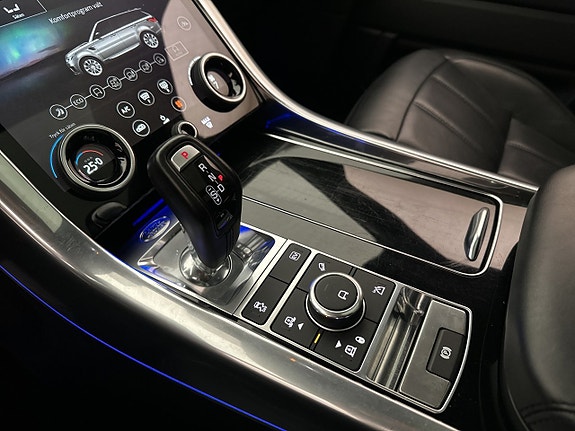 Land Rover Range Rover Sport 26 of 30