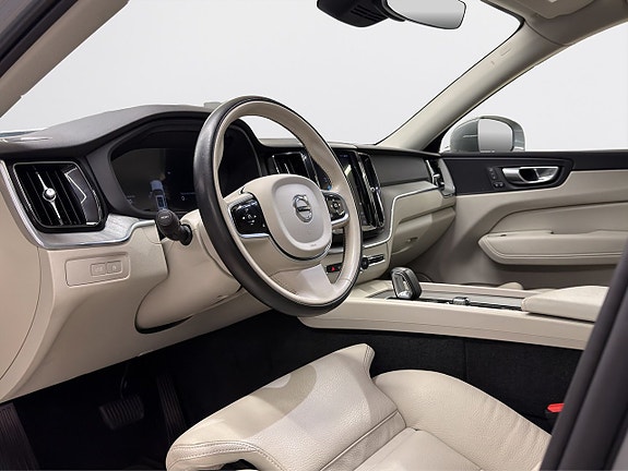 Volvo XC60 13 of 21