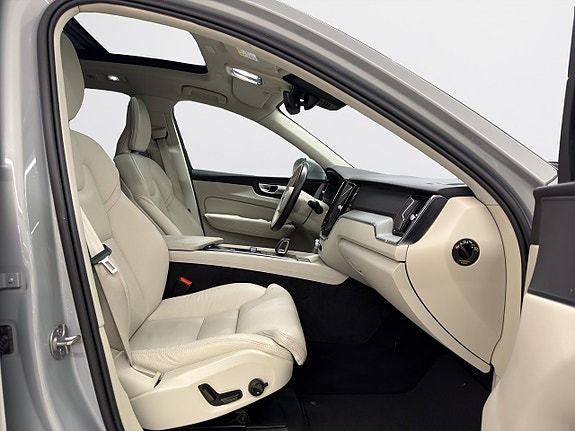 Volvo XC60 19 of 21