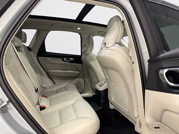 Volvo XC60 14 of 21