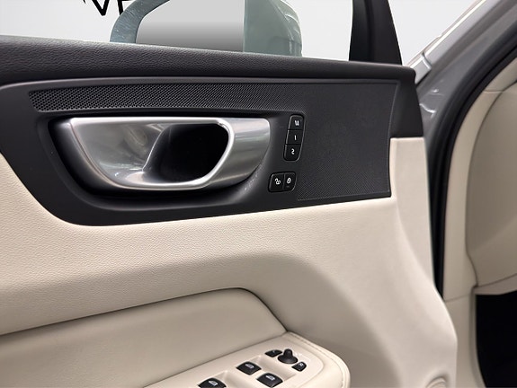 Volvo XC60 16 of 21