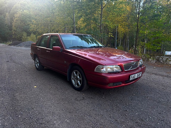 Volvo S70 2 of 17