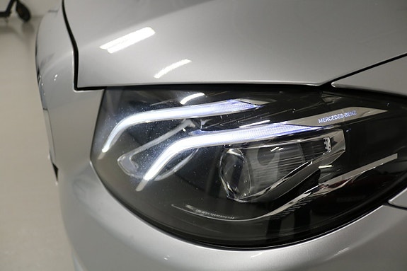 Mercedes-Benz E 220 d 10 of 23