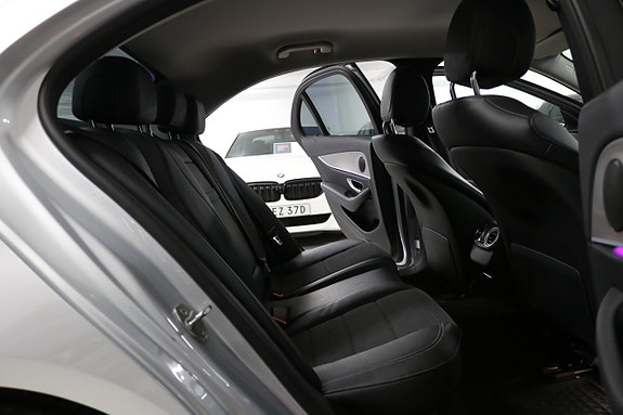 Mercedes-Benz E 220 d 12 of 23
