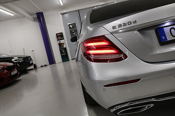 Mercedes-Benz E 220 d 7 of 23