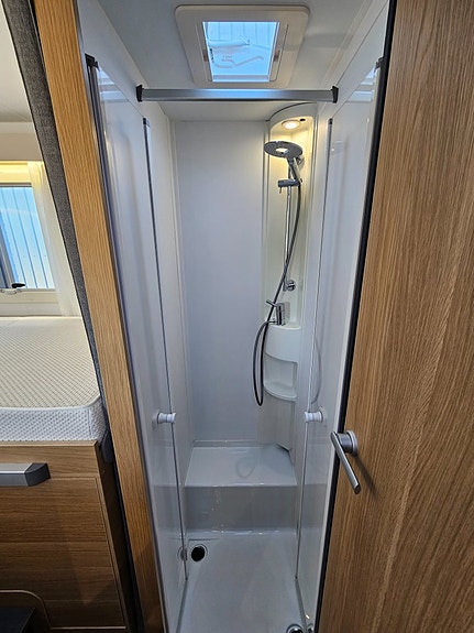 Adria Matrix 650 SL AC-bodel / Kamera / Truma 6E / Golvvärme / Facelift 16 of 29