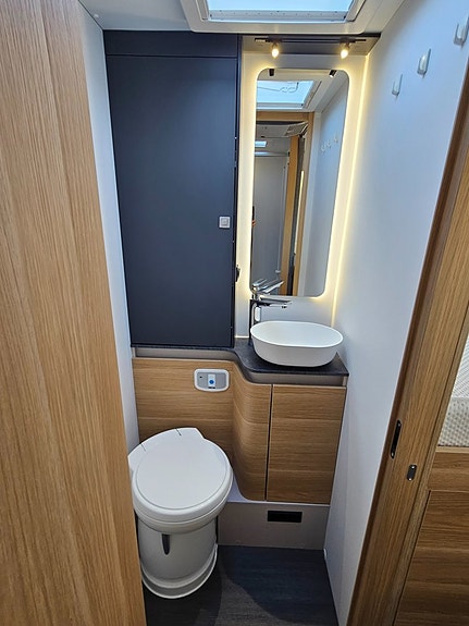 Adria Matrix 650 SL AC-bodel / Kamera / Truma 6E / Golvvärme / Facelift 14 of 29