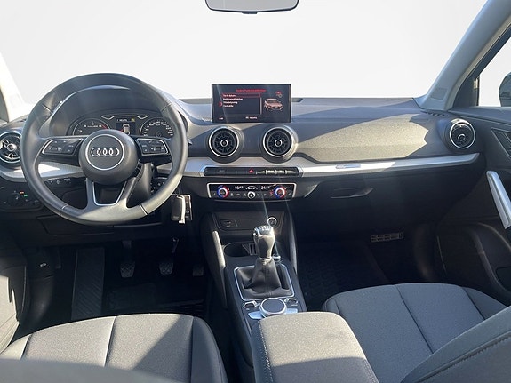 Audi Q2 7 of 11