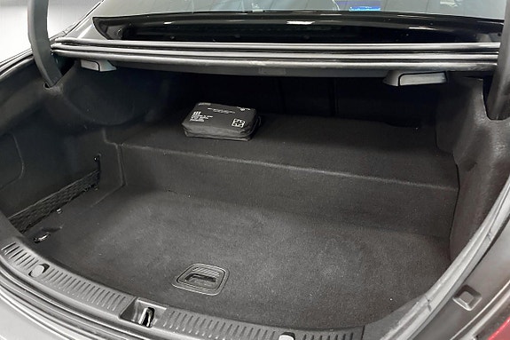 Mercedes-Benz E300 de 12 of 27