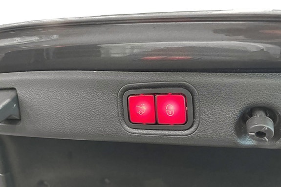 Mercedes-Benz E300 de 13 of 27