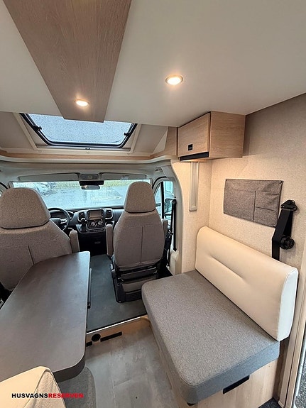 Pilote JOA 75 TB 12 of 27