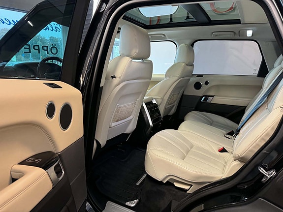 Land Rover Range Rover Sport 13 of 26