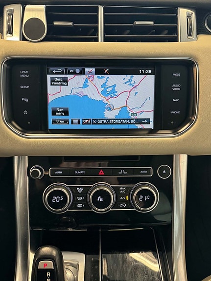 Land Rover Range Rover Sport 18 of 26