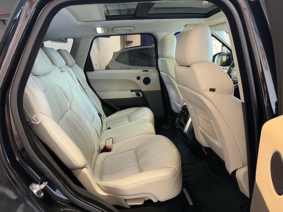 Land Rover Range Rover Sport 12 of 26
