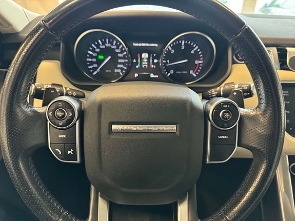 Land Rover Range Rover Sport 16 of 26